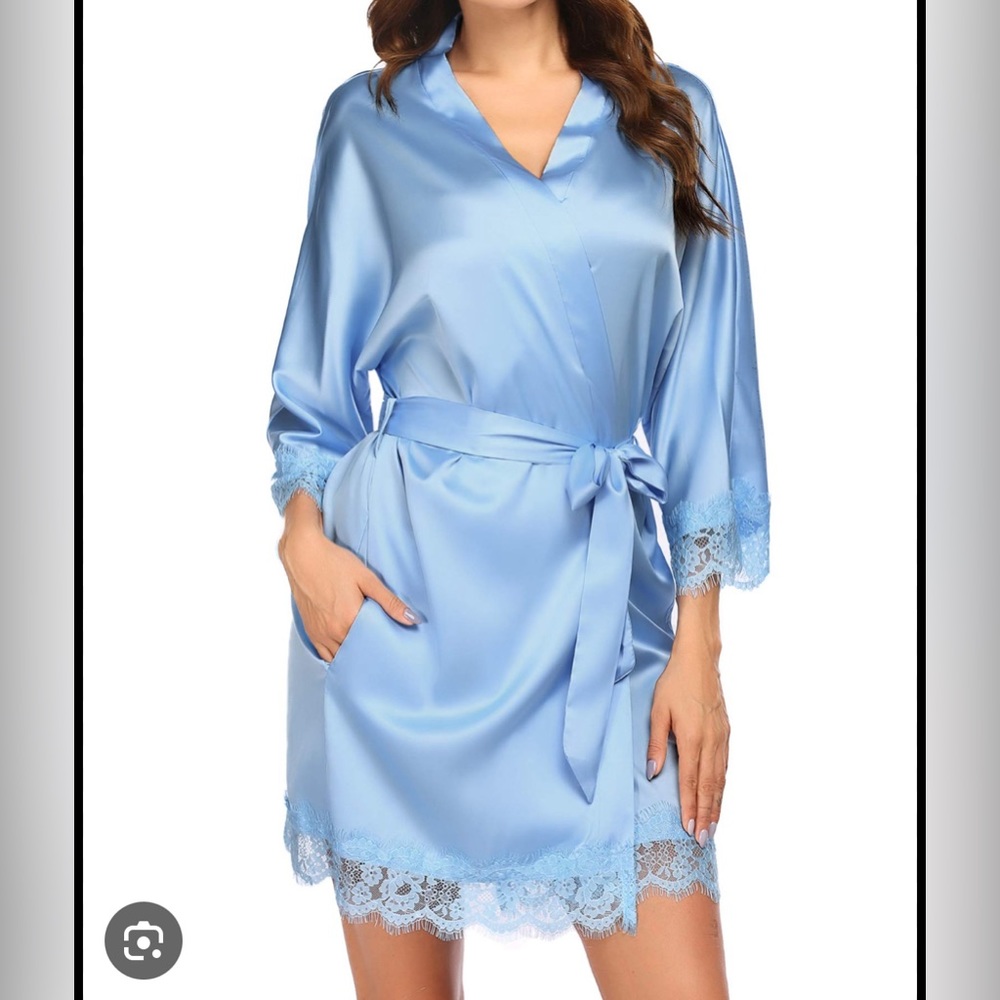 LIGHT BLUE LACE ROBE SIZE SMALL